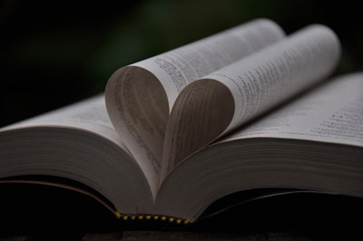 Daily Devotion - Praying with Jesus - Change My Heart - Bible with Pages in Heart